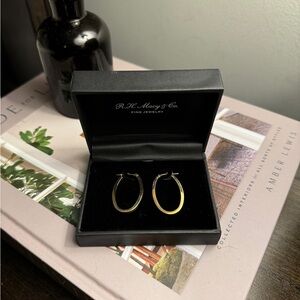 NEW - OVAL GOLD HOOP EARRINGS